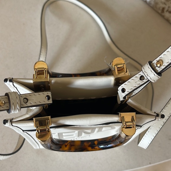 2021 FENDI mini sunshine shopper in Bianco Ice. Never carried. - Picture 6 of 10